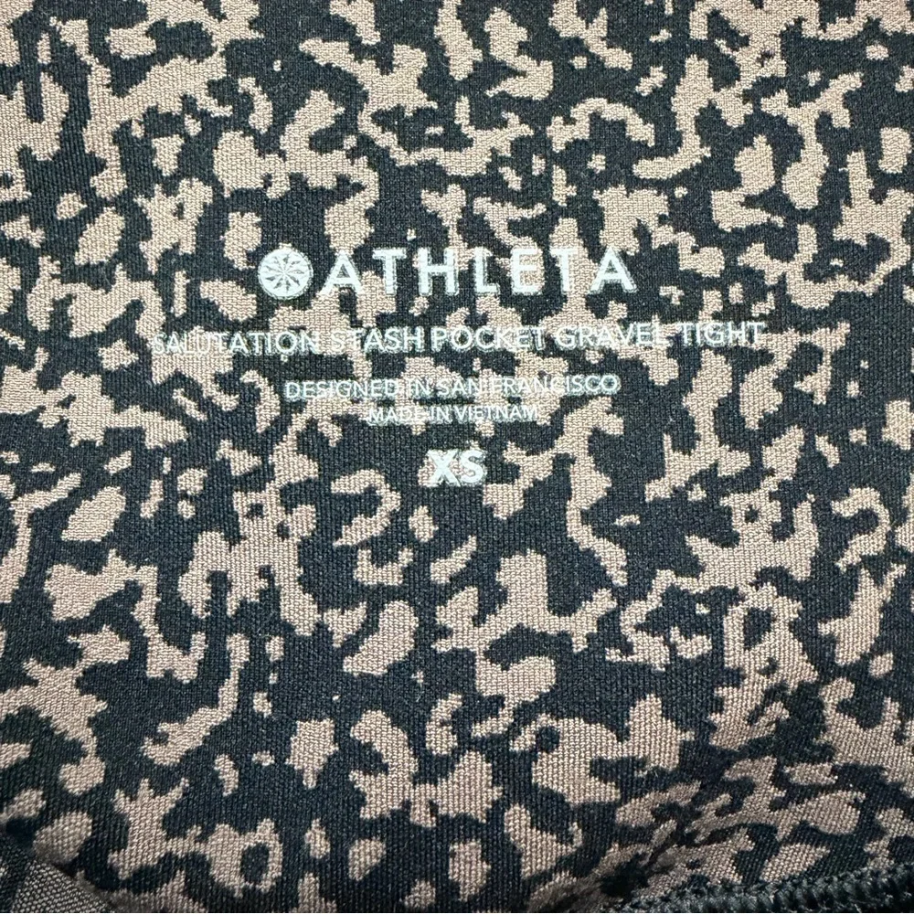 Athleta Salutation Stash Pocket Tight